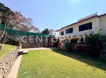 Departamento · 310m² · 6 Recámaras · 1 Estacionamiento · Casa en Venta en Tulipanes, Lomas de Cocoyoc, Morelos