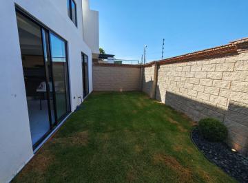 Casa · 352m² · 4 Recámaras · 2 Estacionamientos · Venta Exclusiva Residencia con un Diseño Moderno y Espacios Amplios Para Tu Comodidad