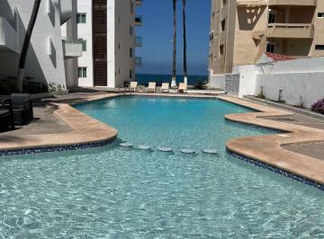 Departamento de 2 habitaciones, Mazatlán · Departamento Frente Al Mar en Venta en Marina del Sol