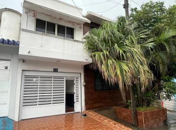 Casa de 5 habitaciones, Veracruz · Venta de Casa en Colonia Flores Magón, Veracruz a 2 Cuadras de Boulevard Avila Camacho.