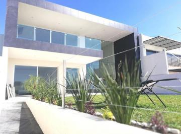 Casa · 485m² · 5 Recámaras · 5 Estacionamientos · Casa en Venta Moderna y Minimalista