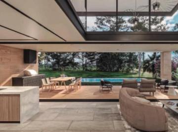 Casa · 340m² · 4 Recámaras · 4 Estacionamientos · Casa en Fraccionamiento Paraíso Country Club