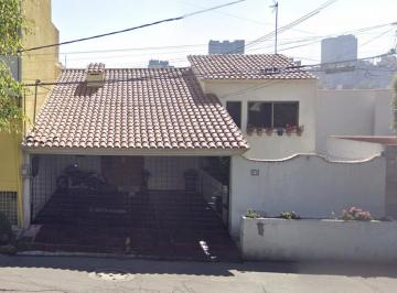 Casa · 210m² · 4 Recámaras · 2 Estacionamientos · Casa en Lomas de Tecamachalco
