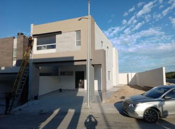 Casa · 189m² · 3 Recámaras · 2 Estacionamientos · Casa en Dominio Cumbres