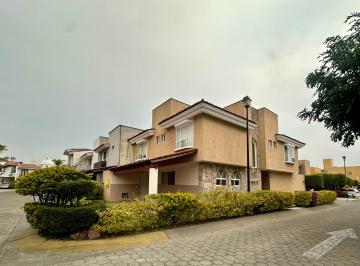 Casa en condominio de 4 habitaciones, Zapopan · Excelente Ubicación, en Esquina y Acogedora