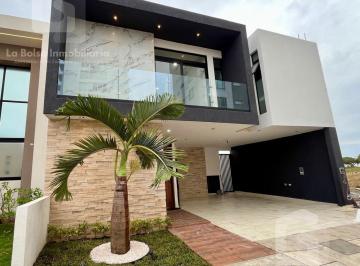 Casa · 332m² · 4 Recámaras · 2 Estacionamientos · Casa en Venta en Playas del Conchal