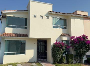 Casa · 185m² · 4 Recámaras · 2 Estacionamientos · Casa en Venta en Toluca San Pedro Totoltepec