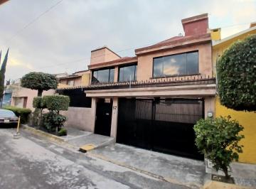 Casa · 290m² · 6 Recámaras · 4 Estacionamientos · Casa Colonia Olimpica con 4 Rec y 1 Suite