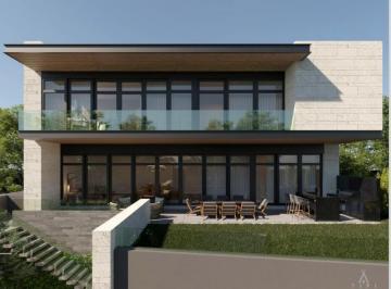 Casa · 767m² · 4 Recámaras · 4 Estacionamientos · Casa en Sierra Alta 10 Sector en Venta