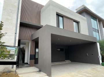 Casa · 402m² · 4 Recámaras · 3 Estacionamientos · Casa en Fraccionamiento Bosques de Las Misiones Sector Encino en Venta