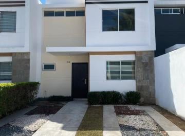 Casa · 3 Recámaras · 2 Estacionamientos · Casa en Renta en Altamira Zona Norte