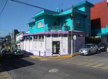 Casa · 700m² · 3 Recámaras · 3 Estacionamientos · Casa en Venta en Zona Centro, con Tres Locales en Planta Baja, Xalapa, Ver.