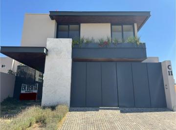 Casa de 3 habitaciones, León · Casa Nueva en Venta en El Molino Residencial con 3 Recamaras 4 Baños