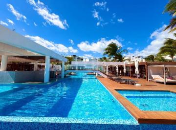 Departamento · 244m² · 2 Recámaras · 2 Estacionamientos · Departamento Penthouse en Venta - La Amada Puerto Juarez, Isla Mujeres