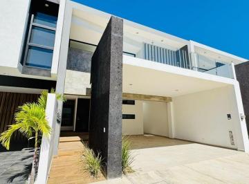 Casa · 355m² · 3 Recámaras · 2 Estacionamientos · Casa en Venta en Fraccionamiento Cerritos Resort Mazatlan