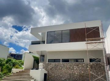 Casa de 3 habitaciones, León · Casa en Venta en Zanda Residencial con 3 Baños, 3 Estacionamientos