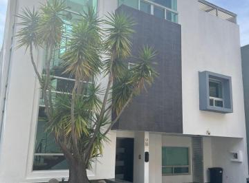 Casa en condominio de 3 habitaciones, Zapopan · Casa en Venta en Puerta del Valle