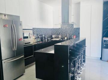 Casa de 3 habitaciones, Jiutepec · Casa en Venta con Acabados de Lujo en Jiutepec
