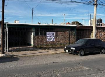 Casa · 135m² · 3 Recámaras · 1 Estacionamiento · Venta de Propiedad Ideal Para Negocio o Casa Habitacion Sobre Ave Juan Escutia Una Planta