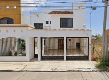 Casa de 4 habitaciones, Aguascalientes · Casa en Montebello Aguascalientes, con Patio, 4 Recamaras, 2 Baños y 2 Estacionamientos