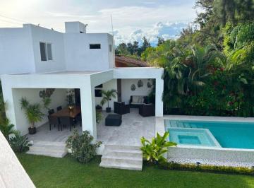 Casa · 450m² · 4 Recámaras · 2 Estacionamientos · Casa en Fraccionamiento en Lomas de Jiutepec Jiutepec - Crb - 1304 - Fr