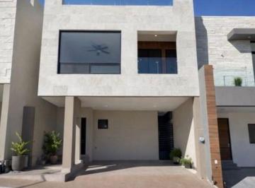 Casa de 4 habitaciones, Monterrey · Casa en Venta Cumbres Elite Premier Equipada con Sótano y Terraza
