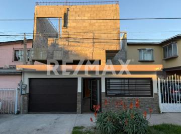 Casa · 204m² · 2 Recámaras · 2 Estacionamientos · Casa en Venta El Mirador - (4)