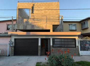 Casa · 204m² · 2 Recámaras · 2 Estacionamientos · Casa en Venta El Mirador - (4)