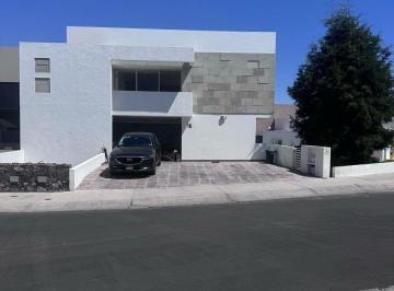 b2868926238de73f626dac0964c0df13fc92014e3d0c1a07b28893977d3ebcd3 · ¡Vive en La Mejor Ubicación de Querétaro! Casa en Venta – Misión San Jerónimo