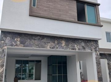 Casa · 238m² · 3 Recámaras · 2 Estacionamientos · Casa en Venta/renta en Frac. Lomas de La Rioja
