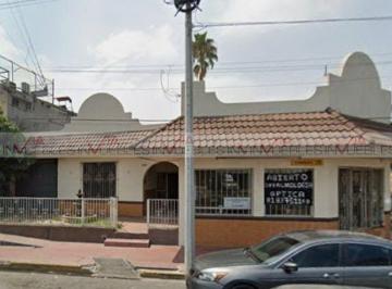 Casa uso de suelo · 401m² · 7 Recámaras · 6 Estacionamientos · Casa con Uso de Suelo en Renta en Industrial