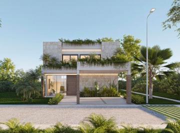 Casa de 3 habitaciones, Solidaridad · Residencia de 4 Recámaras Frente a Parque, con Alberca Privada y Doble Altura