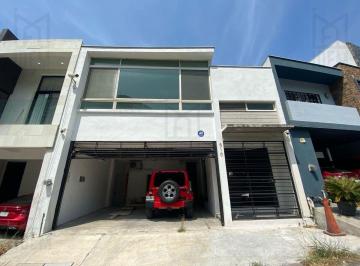 Casa · 380m² · 5 Recámaras · 2 Estacionamientos · 0705 - Casa en Venta en Acueducto Satélite, Monterrey Nl.