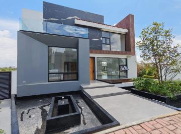Casa · 493m² · 3 Recámaras · 3 Estacionamientos · Casa en Venta en La Vista Country Club