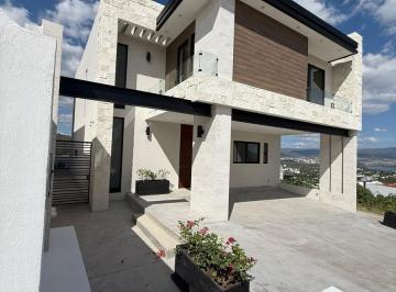 Casa · 312m² · 4 Recámaras · 2 Estacionamientos · Casa en Venta en Zanda Residencial León Guanajuato Zona Norte