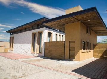 Terreno / Lote · 1685m² · Terrenos en Venta en Atlixco El Refugio, a 25 Minutos de Puebla, Cancha de Padel, Vista Volcan