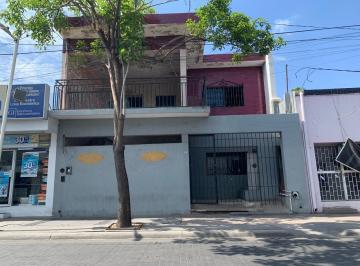 Casa · 285m² · 6 Recámaras · 2 Estacionamientos · Casa en Centro