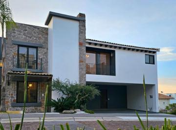 Casa · 514m² · 3 Recámaras · 3 Estacionamientos · Casa en Venta en Gran Reserva