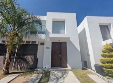 Casa en condominio · 137m² · 3 Recámaras · 22 Estacionamientos · Se Renta Casa en Fraccionamiento Lomas de Angelopolis 3, Puebla