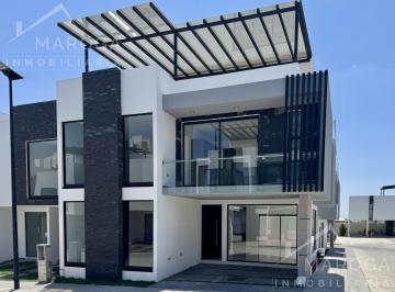Casa · 283m² · 4 Recámaras · 2 Estacionamientos · ¡Descubre El Confort y La Amplitud Construcción de 283 m². ¡Tu Hogar Perfecto Te Espera!
