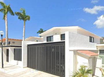Casa de 4 habitaciones, Guaymas · Amplia y Hermosa Casa en Guaymas, Alta plusvalia¡Compra Hoy.