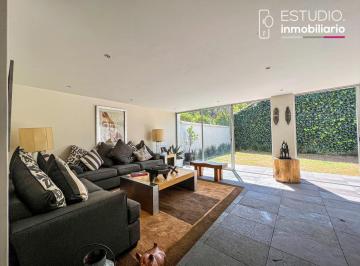 Casa · 416m² · 3 Recámaras · 4 Estacionamientos · Bosque de Las Lomas. Casa en Venta Ahuehuetes Norte