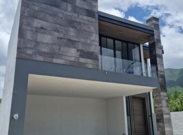 Casa · 371m² · 4 Recámaras · 3 Estacionamientos · Casa en Venta en Aysso Residencial en Santiago N. L. Excelente Vistas