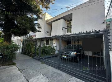 Casa · 296m² · 4 Recámaras · 2 Estacionamientos · Rinconada La Floresta No. 1249