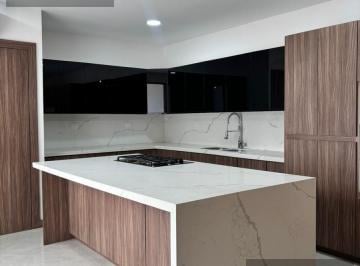Casa · 305m² · 3 Recámaras · Casa en Venta en Asturias