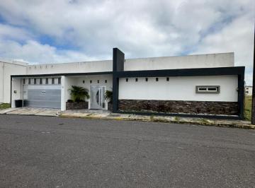 Casa · 305m² · 3 Recámaras · 4 Estacionamientos · Casa en Fraccionamiento Playas del Conchal