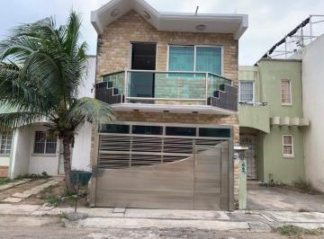 Casa · 125m² · 3 Recámaras · 1 Estacionamiento · Casa en Lomas de Río Medio