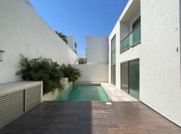 Casa · 325m² · 4 Recámaras · 2 Estacionamientos · Casa en Lomas del Sol
