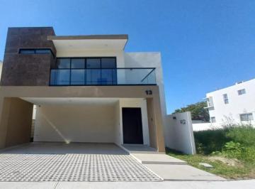 Casa · 212m² · 3 Recámaras · 2 Estacionamientos · Casa en Punta Tiburón