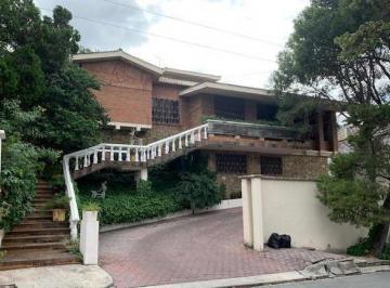 Casa · 788m² · 4 Recámaras · 10 Estacionamientos · Casa San Patricio San Pedro Garza Garcia Amplios Espacios Buenas Alturas Para Remodelar